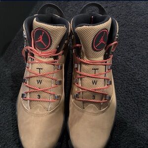 Jordan Men's Tan and Black Sneakers